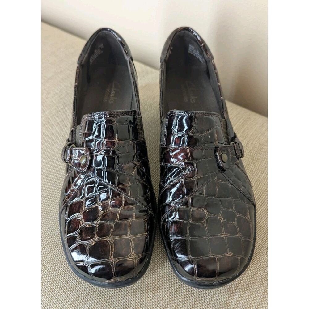 Clarks Bendable Womens Brown Patent Leather Faux Croc Slip On Shoe Size 9M - Picture 8 of 9